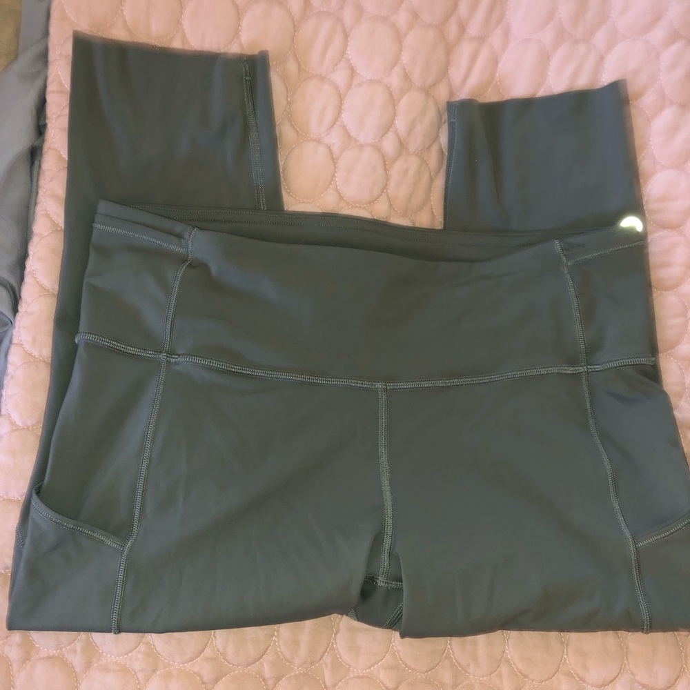 Lululemon Cropped Leggings